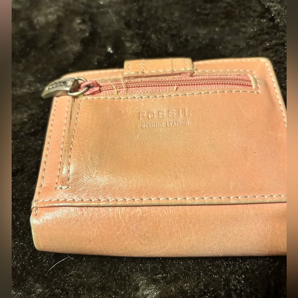 Pink Fossil wallet - Picture 2 of 4